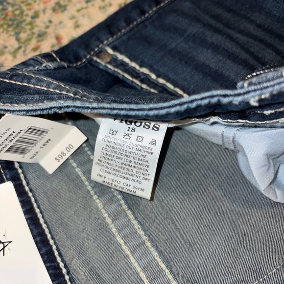 NWTs Vigoss Women's Plus Size Flare Jeans in Dark Blue - Picture 5 of 7